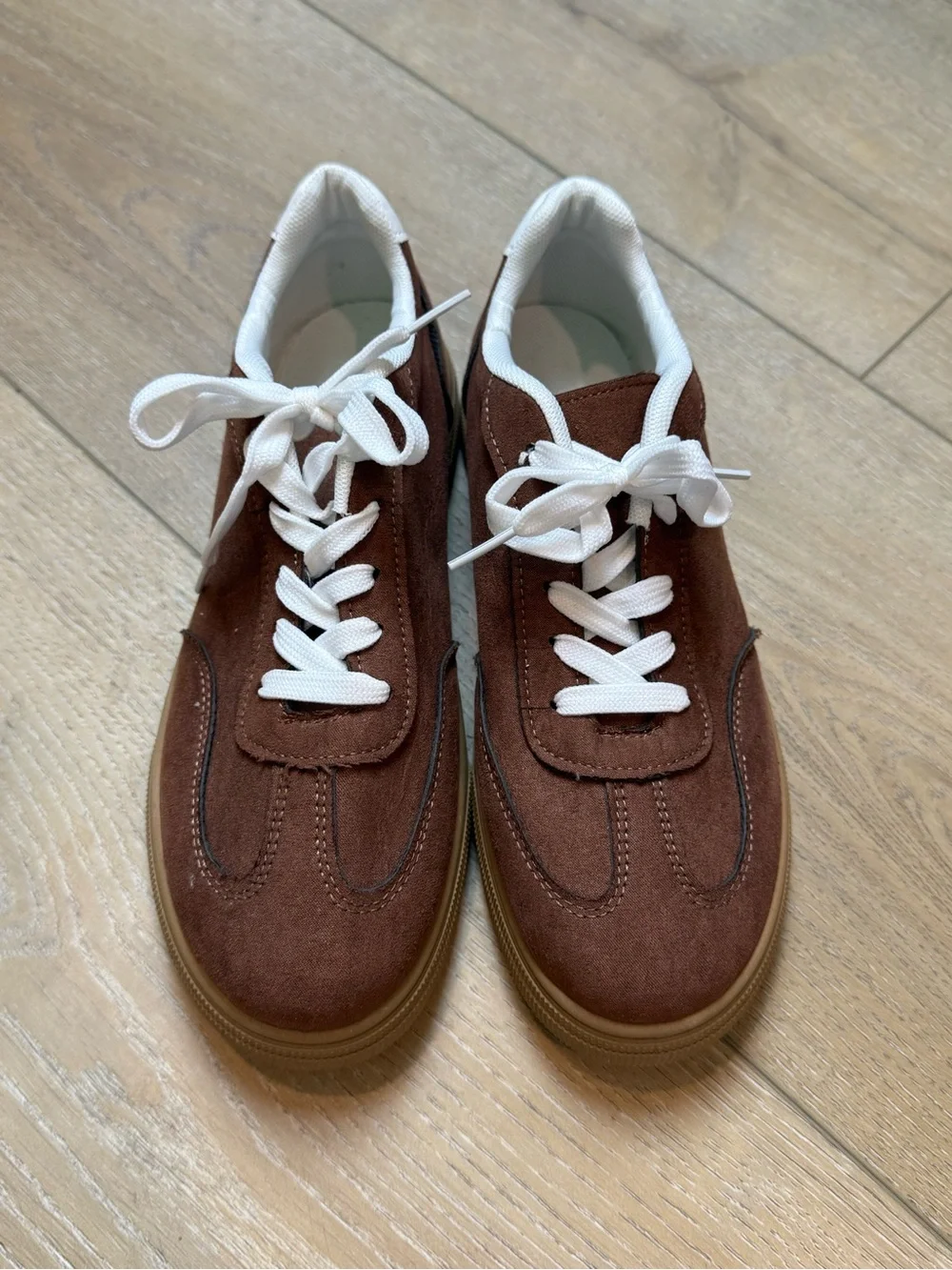 Women’s Brown Suede Casual Lace-Up Sneakers with White Laces Size 40